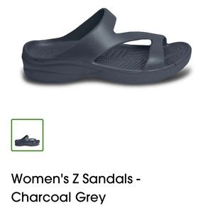 NWT! Women’s DAWGS Z Sandals - Size 10
